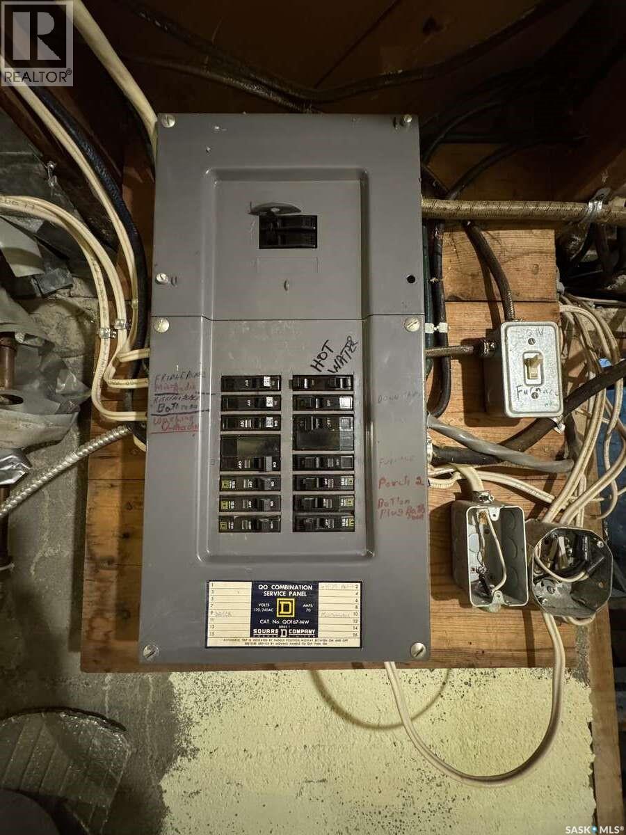 114 3Rd Avenue, Climax, SK - Indoor Photo Showing Basement