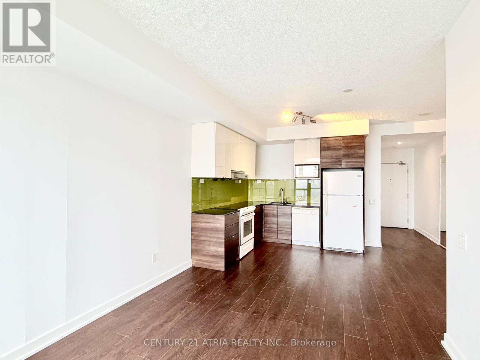 2703 - 121 Mcmahon Drive, Toronto, ON - Indoor Photo Showing Kitchen