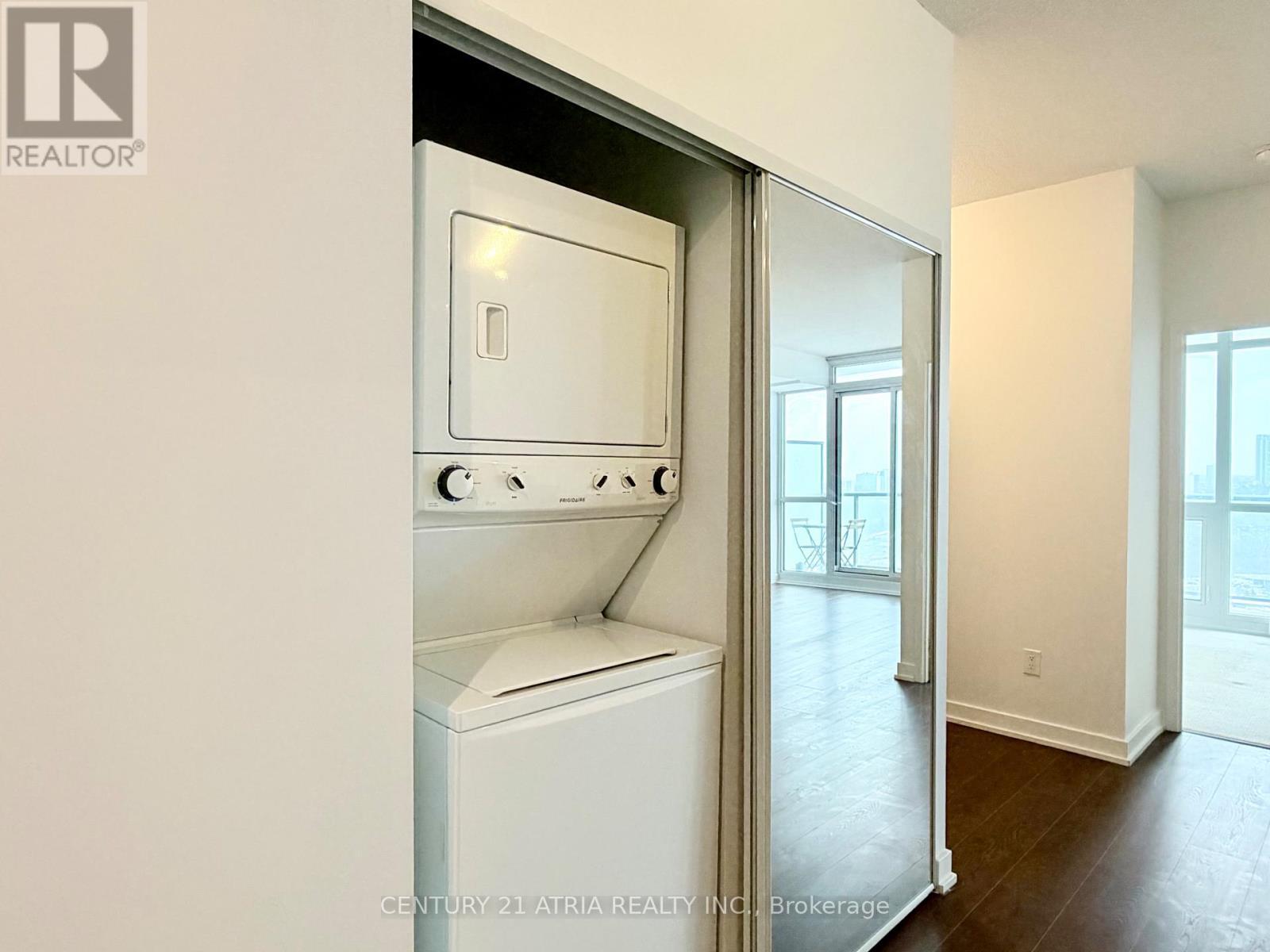 2703 - 121 Mcmahon Drive, Toronto, ON - Indoor Photo Showing Laundry Room