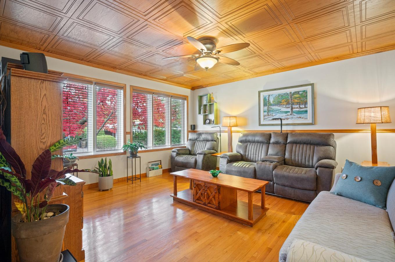 Salon - 380 Rue Éveline, Laval (Fabreville), QC - Indoor Photo Showing Living Room