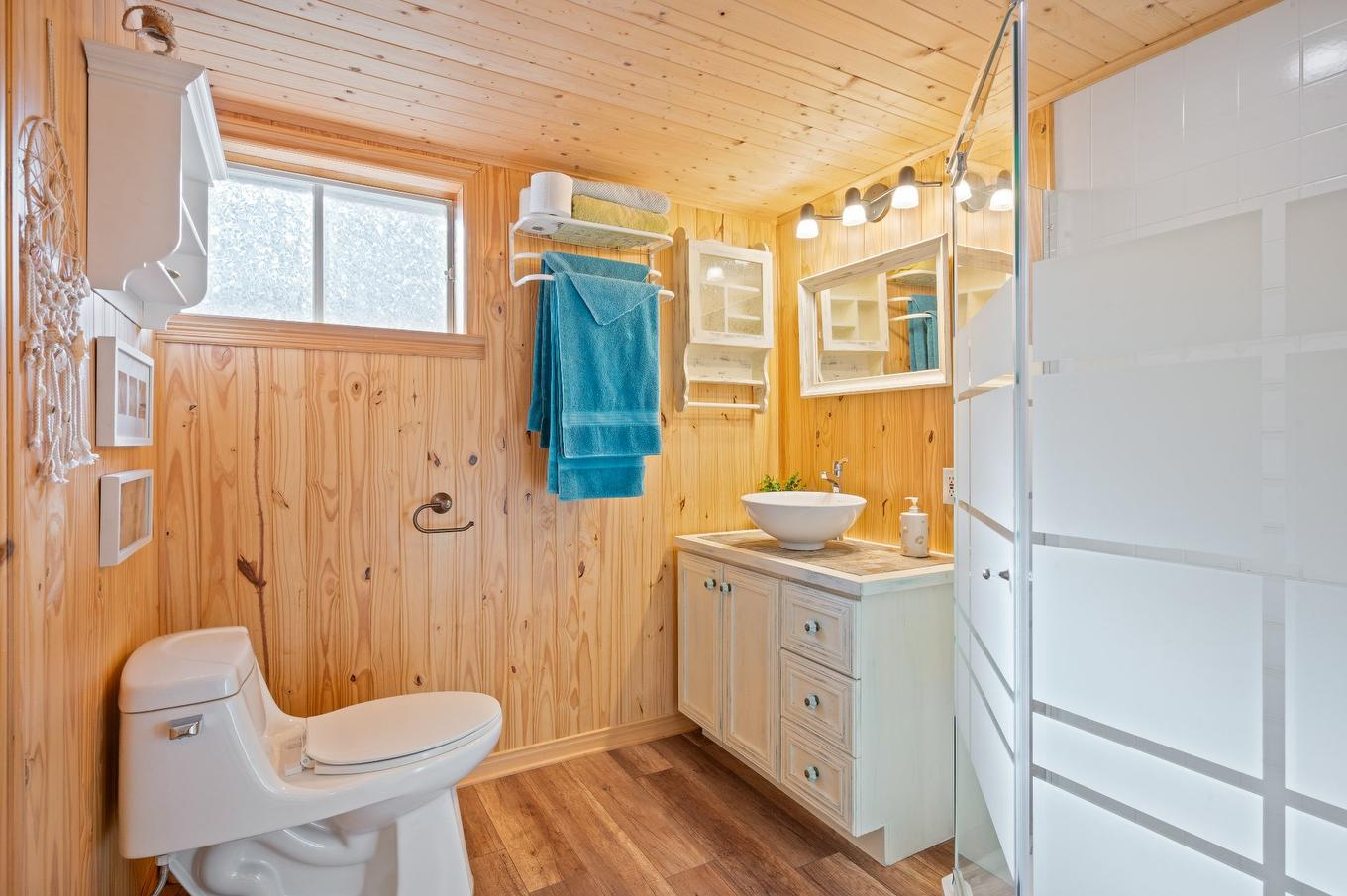 Salle de bains - 380 Rue Éveline, Laval (Fabreville), QC - Indoor Photo Showing Bathroom