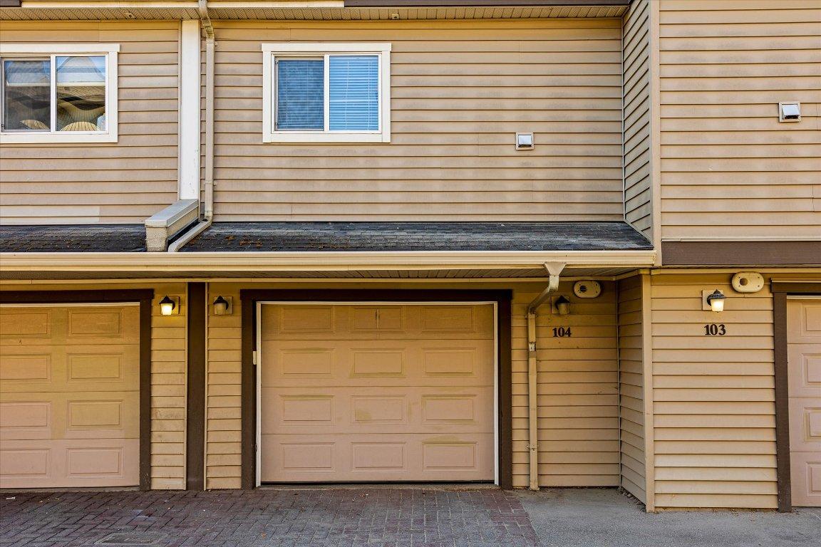 104-1355 Findlay Road, Kelowna, BC - Outdoor With Exterior