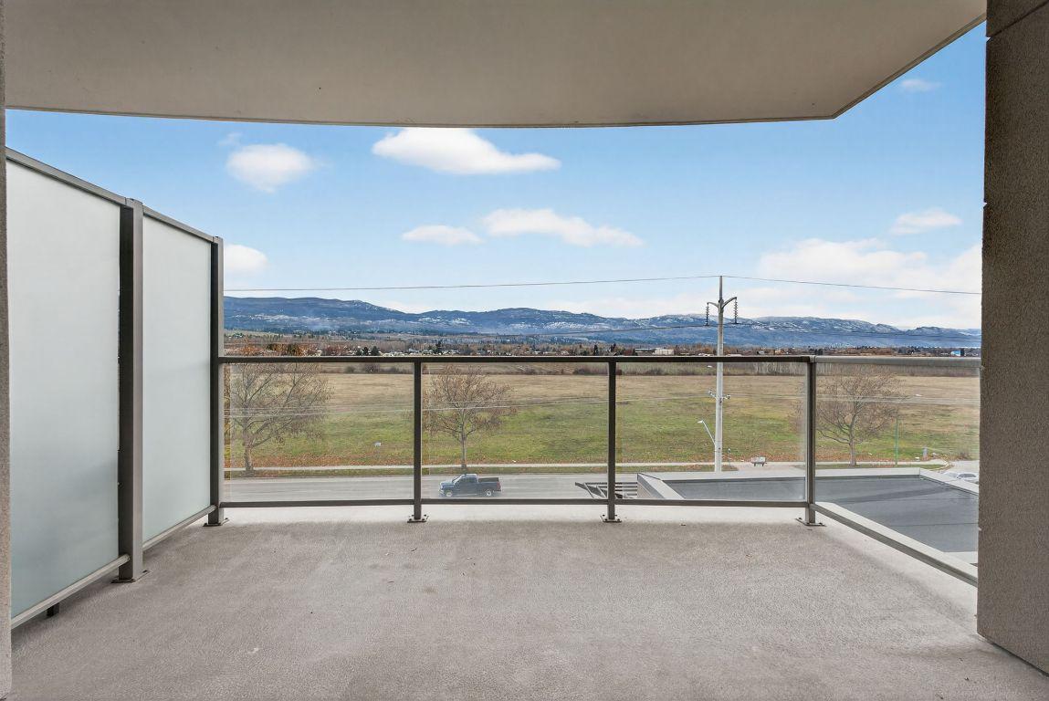 403-2040 Springfield Road, Kelowna, BC - Outdoor With Balcony With View With Exterior
