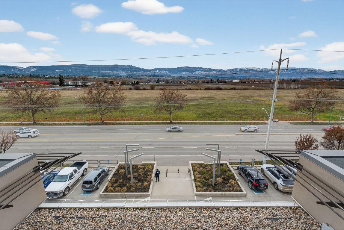 403-2040 Springfield Road, Kelowna, BC - Outdoor With View