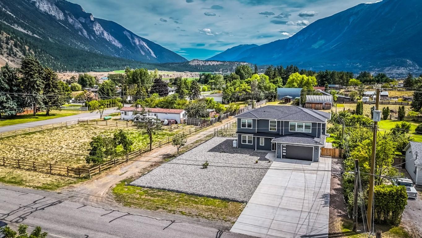 180 Hollywood Crescent, Lillooet, BC - Outdoor