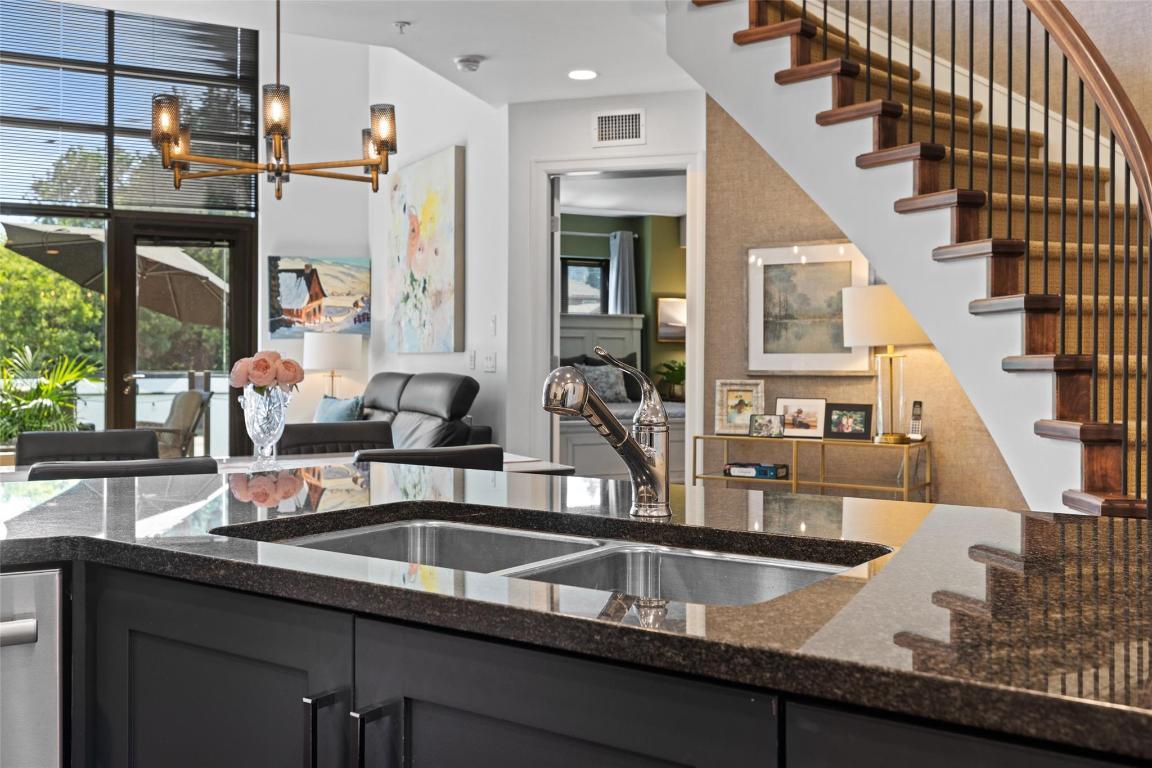 205-600 Sarsons Road, Kelowna, BC - Indoor Photo Showing Kitchen With Double Sink