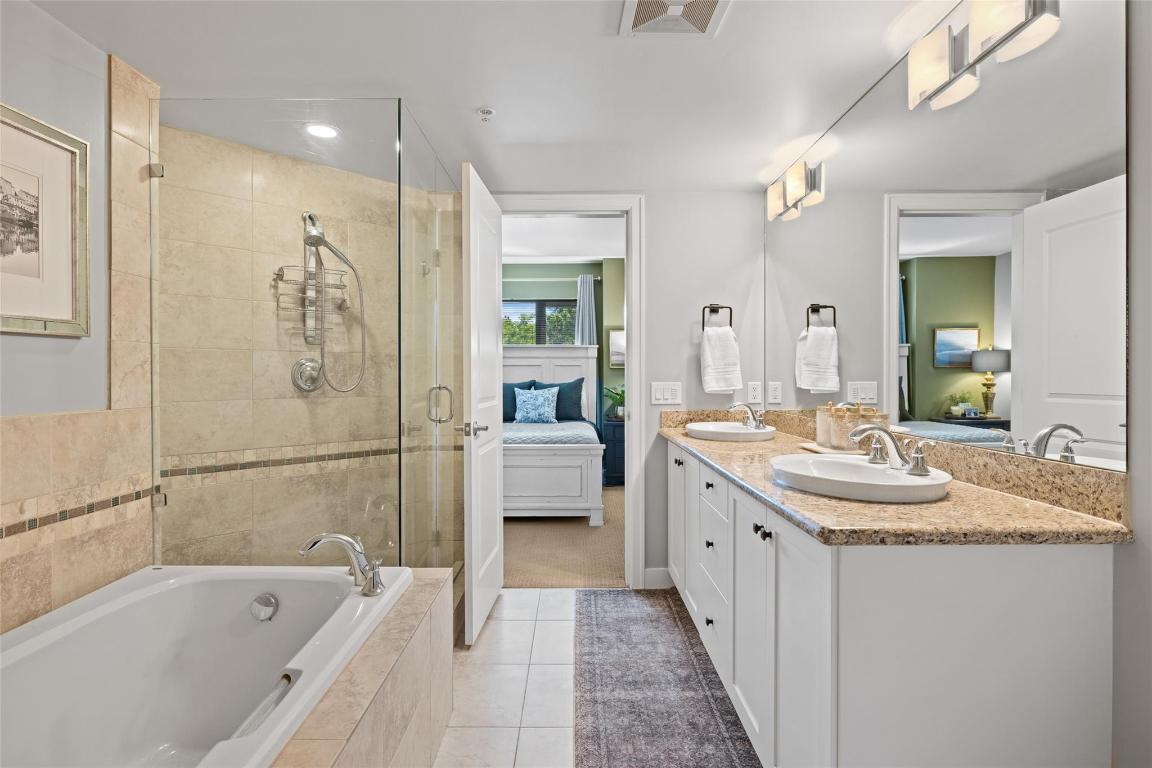 205-600 Sarsons Road, Kelowna, BC - Indoor Photo Showing Bathroom