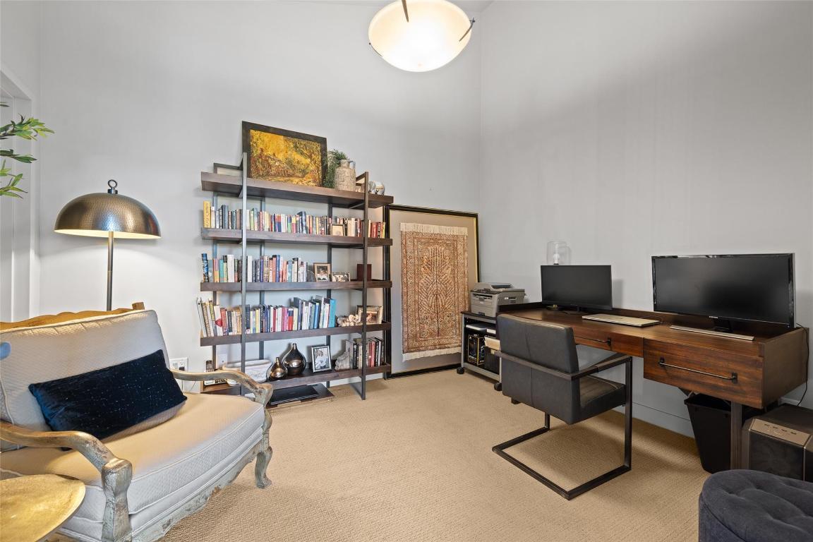 205-600 Sarsons Road, Kelowna, BC - Indoor Photo Showing Office