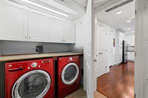205-600 Sarsons Road, Kelowna, BC - Indoor Photo Showing Laundry Room