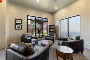 205-600 Sarsons Road, Kelowna, BC - Indoor