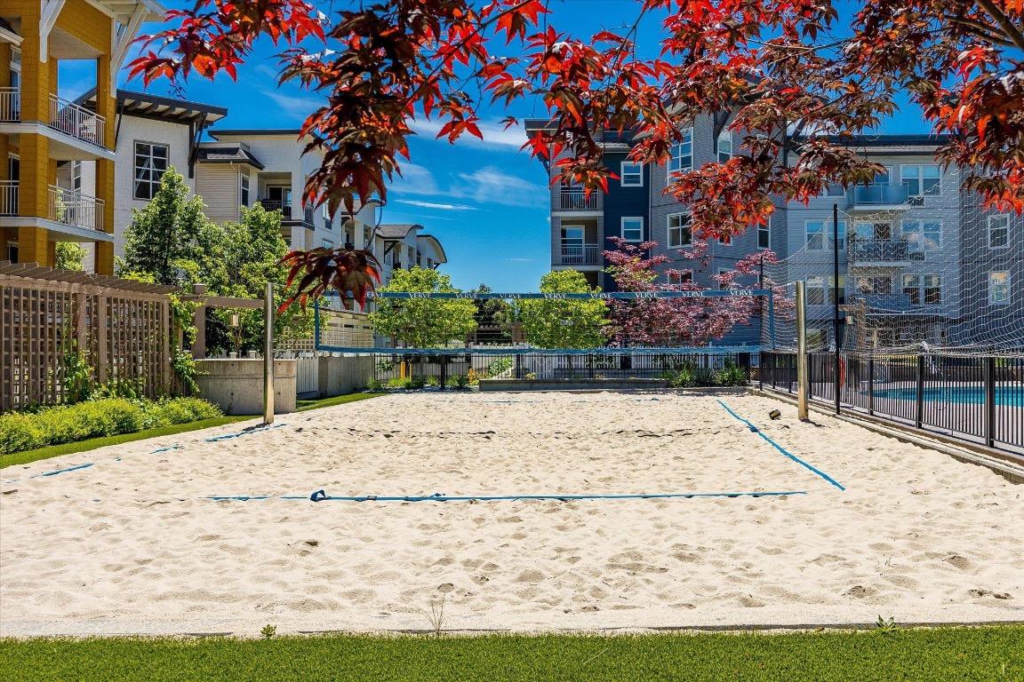 404-571 Yates Road, Kelowna, BC - Outdoor