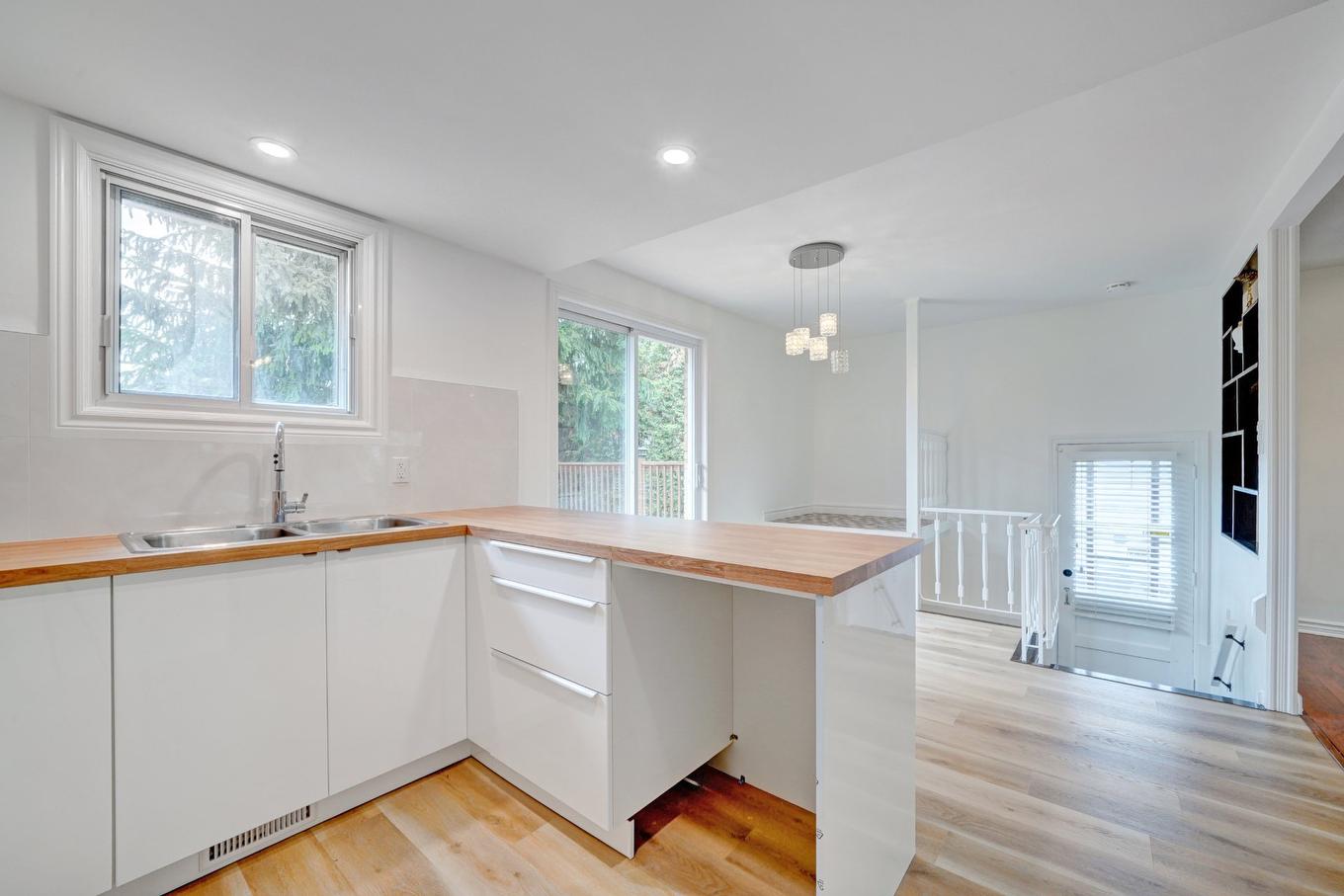 Cuisine - 6015 Av. Baffin, Brossard, QC - Indoor Photo Showing Kitchen With Double Sink