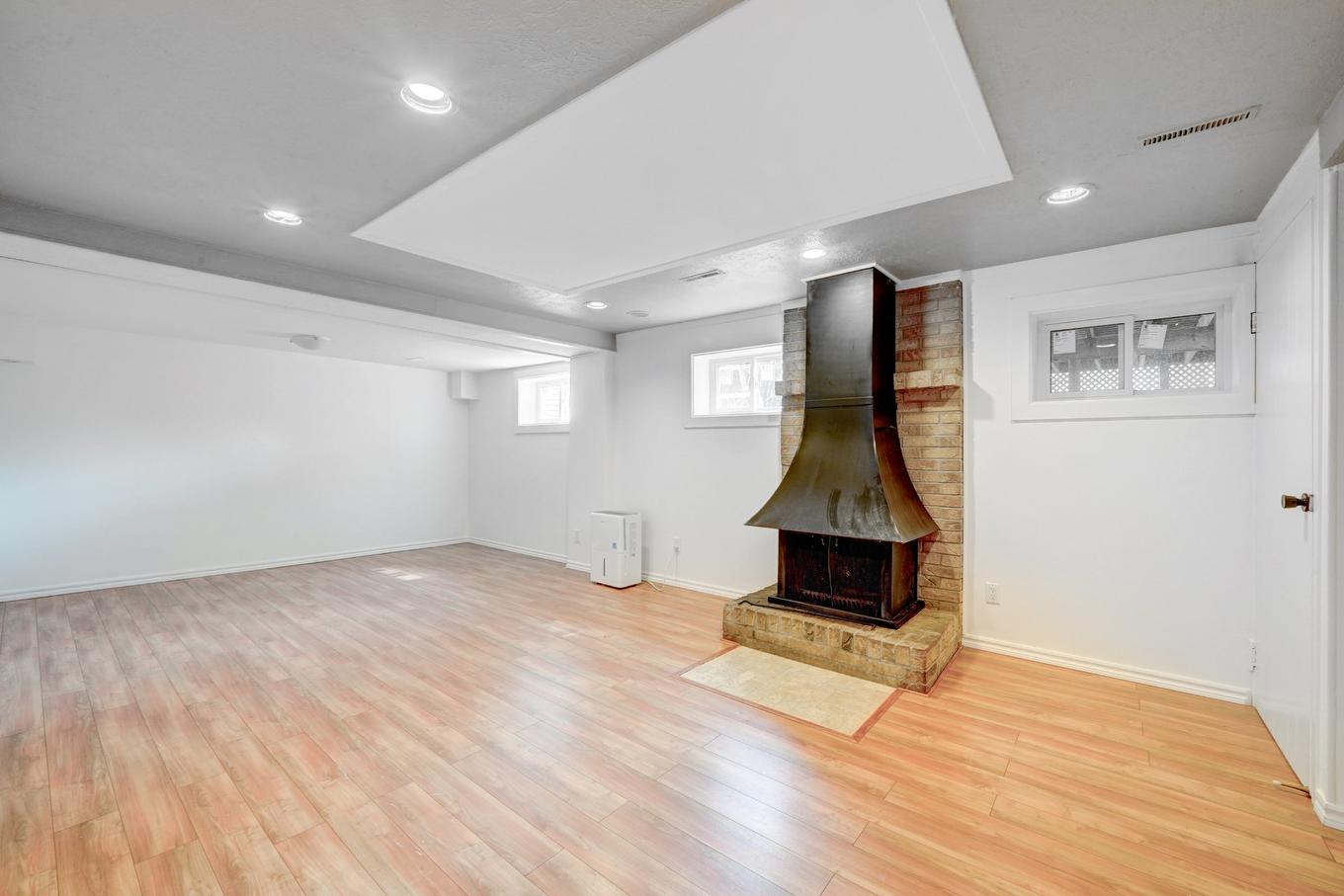 Sous-sol - 6015 Av. Baffin, Brossard, QC - Indoor Photo Showing Other Room