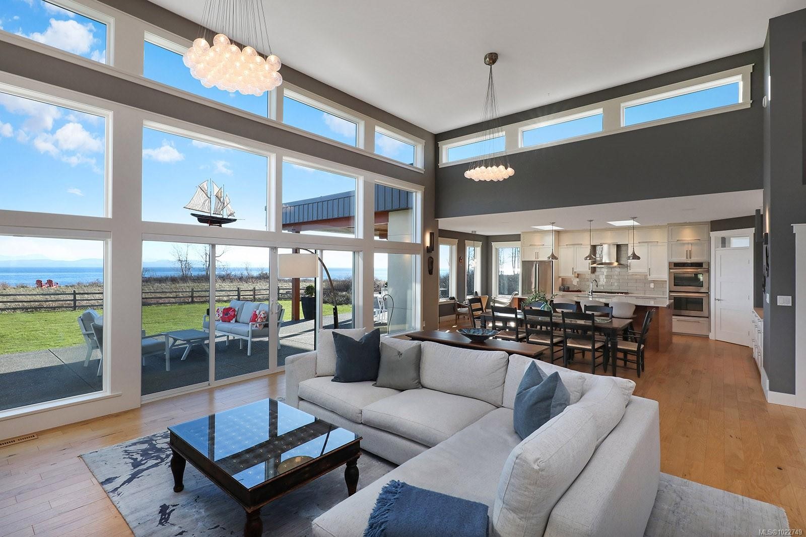 300 Connemara Rd, Comox, BC