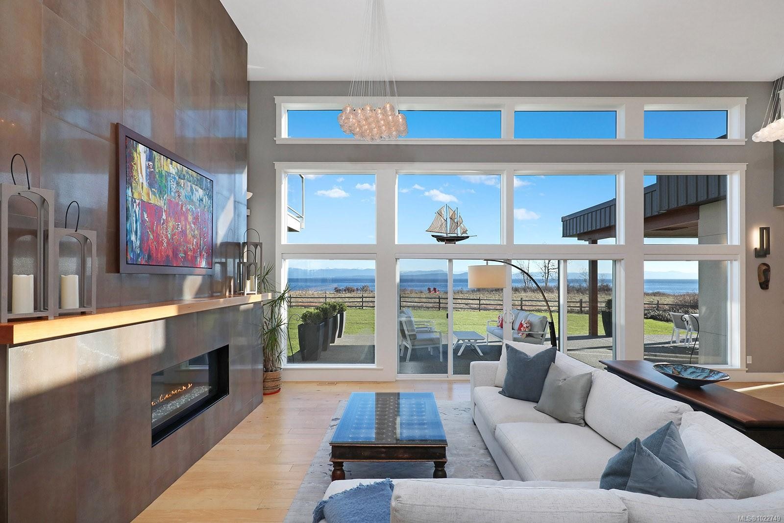 300 Connemara Rd, Comox, BC