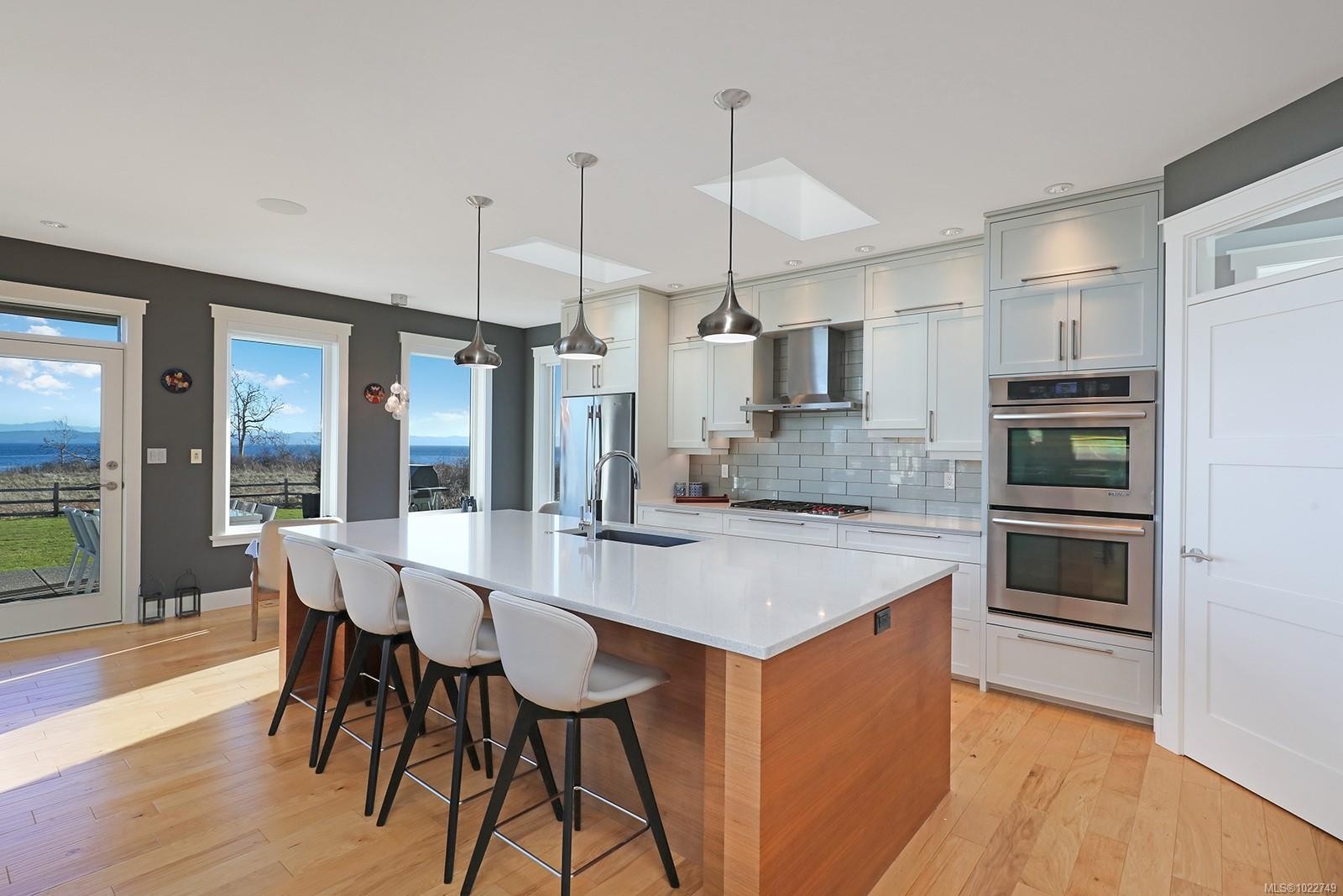 300 Connemara Rd, Comox, BC