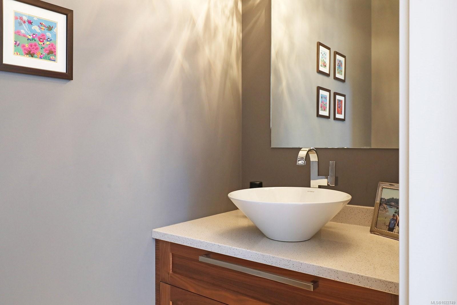 300 Connemara Rd, Comox, BC