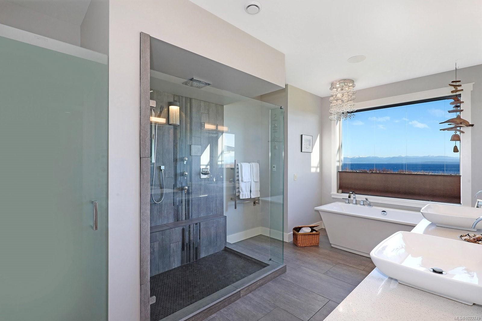 300 Connemara Rd, Comox, BC