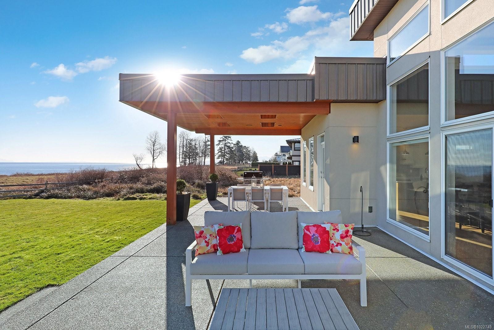 300 Connemara Rd, Comox, BC