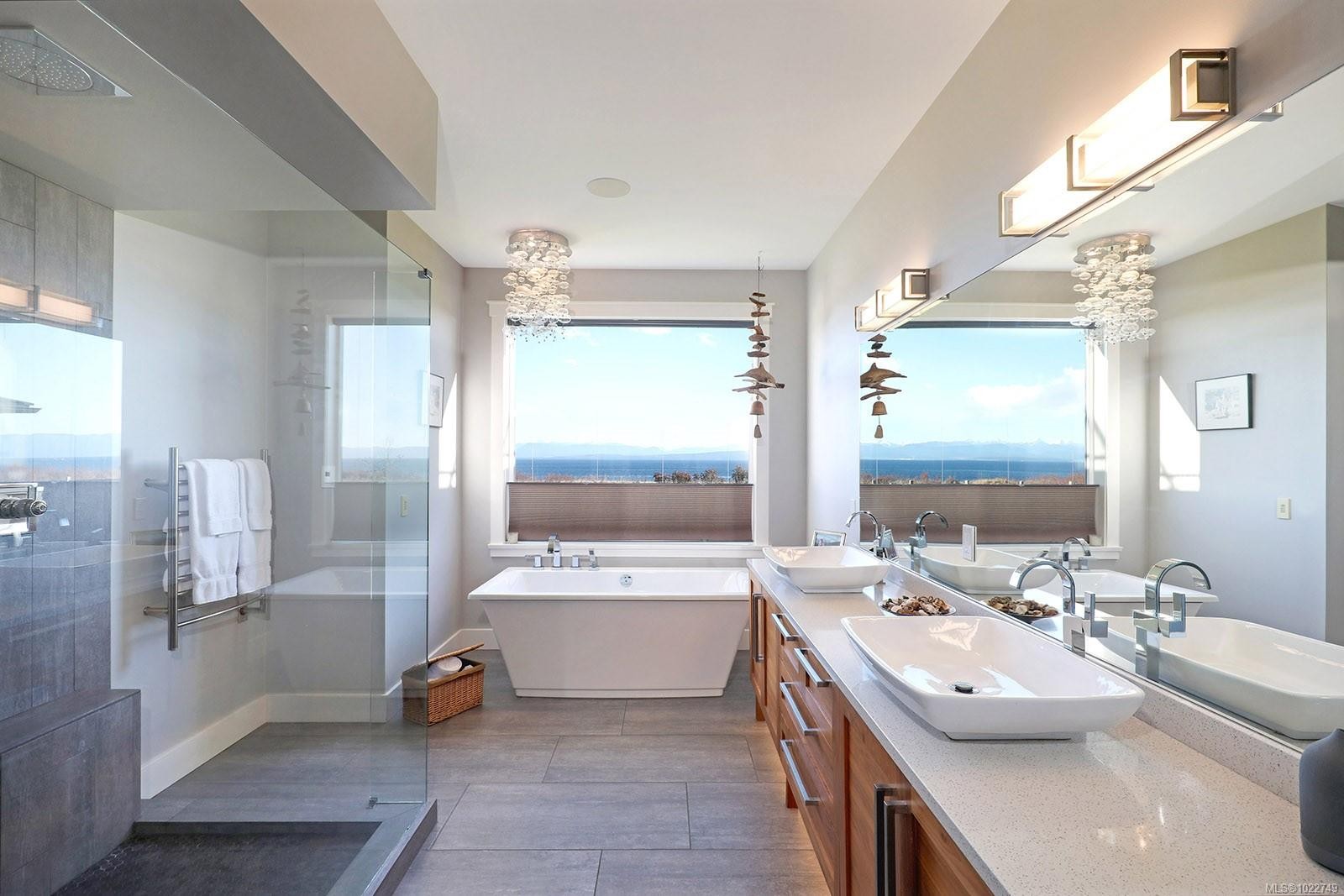 300 Connemara Rd, Comox, BC