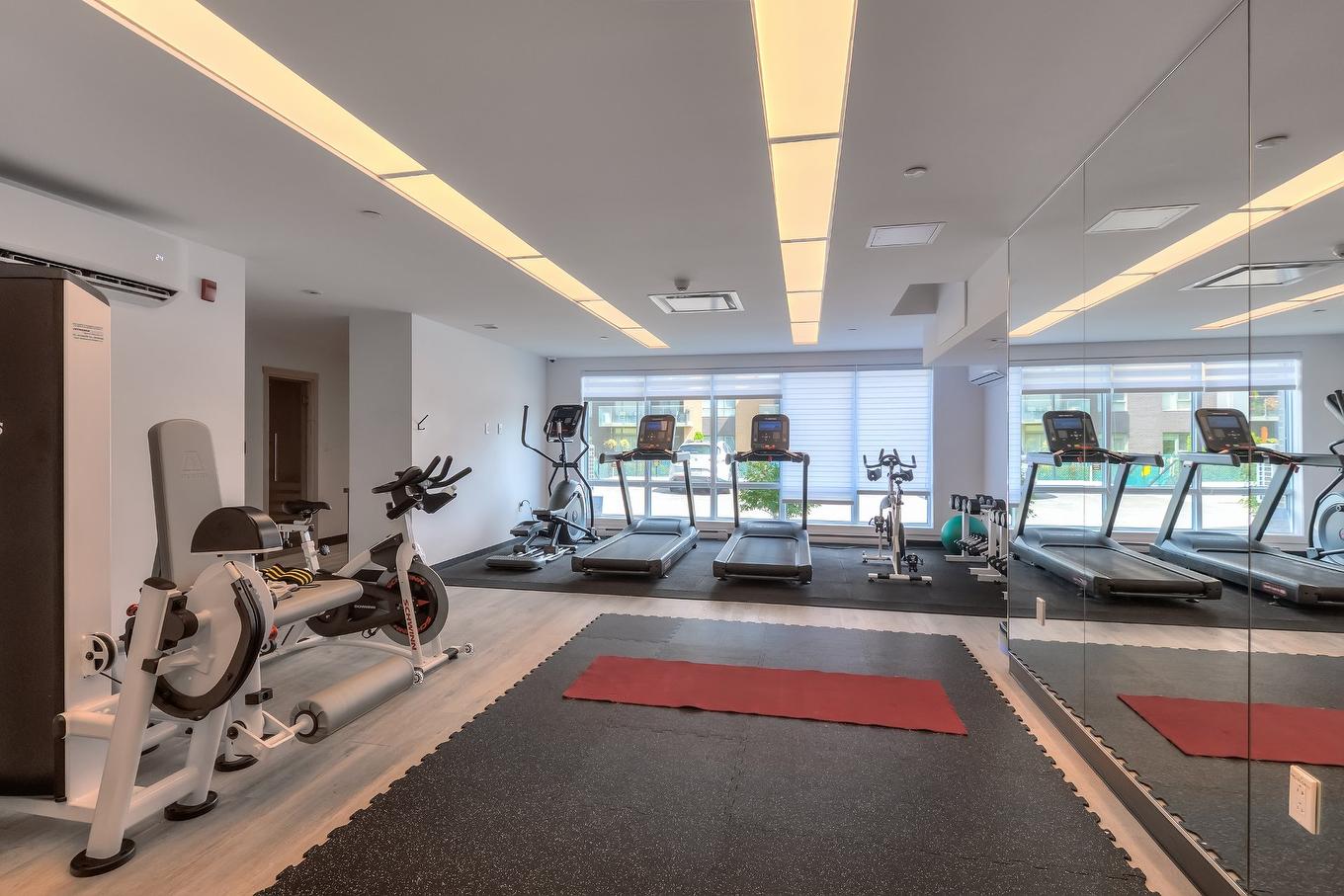 Salle d'exercice - 511-365 Boul. Brunswick, Pointe-Claire, QC - Indoor Photo Showing Gym Room