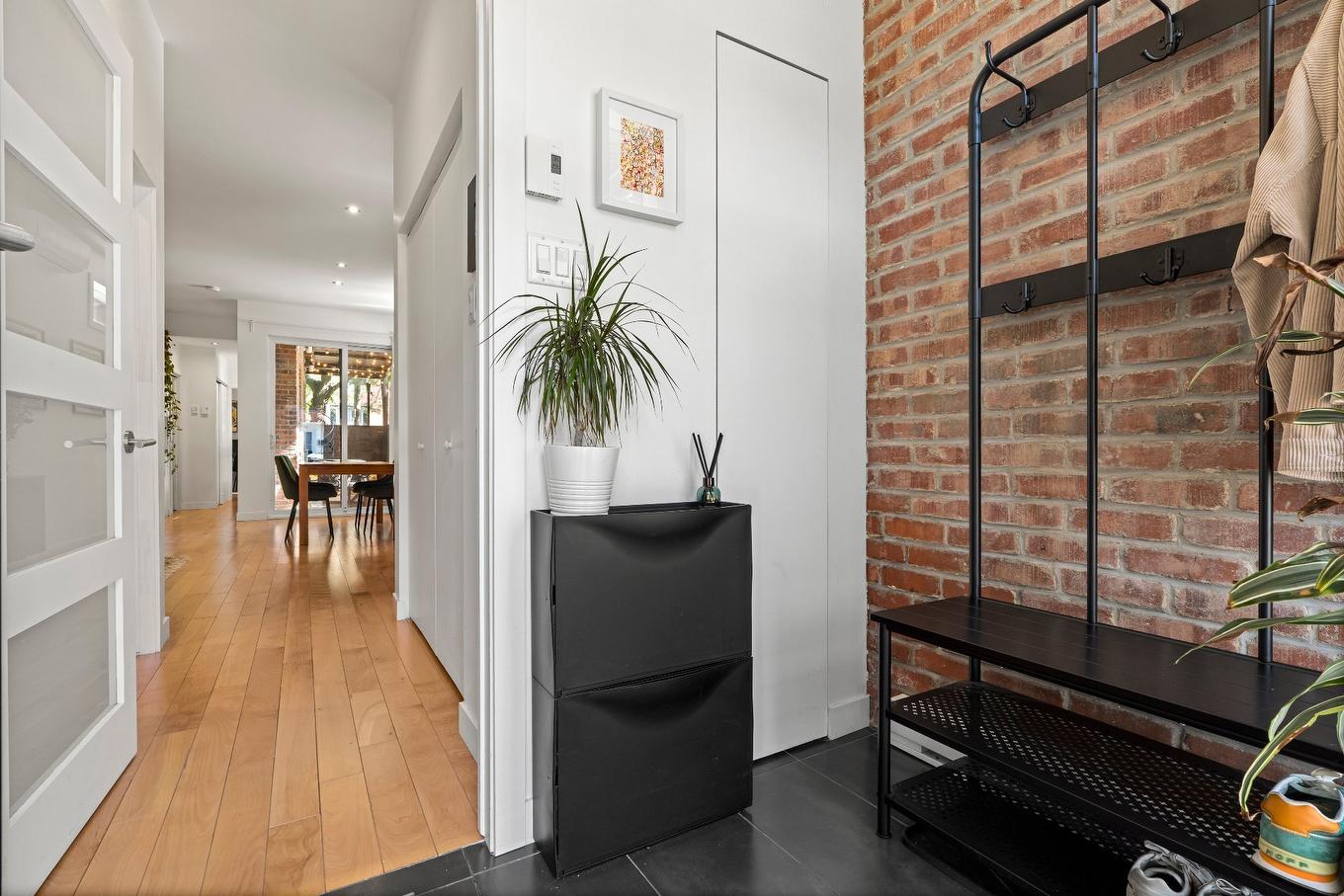 Hall - 1853 Rue Wolfe, Montréal (Ville-Marie), QC - Indoor Photo Showing Other Room