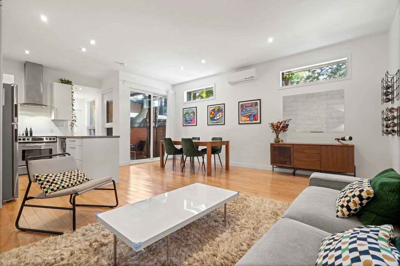 Living room - 1853 Rue Wolfe, Montréal (Ville-Marie), QC - Indoor Photo Showing Other Room