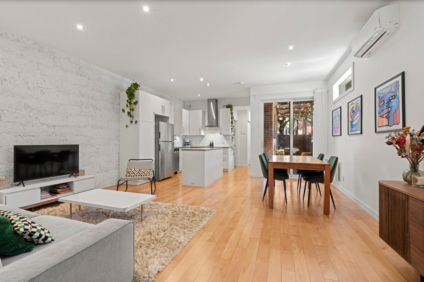 Overall view - 1853 Rue Wolfe, Montréal (Ville-Marie), QC - Indoor Photo Showing Other Room