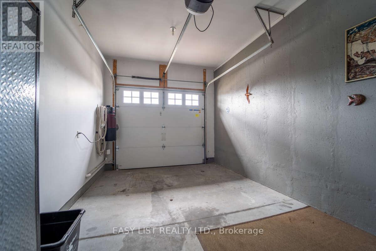 153 Brown Street, Norfolk, ON - Indoor Photo Showing Garage