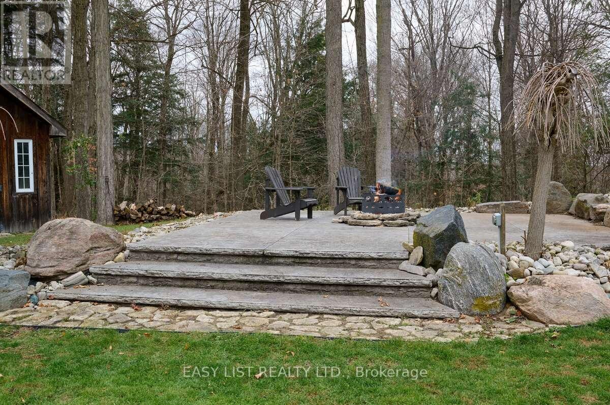 1078 Berletts Road, Wilmot, ON - Outdoor