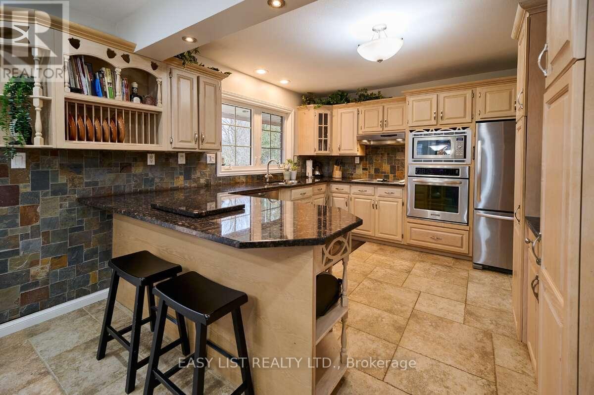 1078 Berletts Road, Wilmot, ON - Indoor Photo Showing Kitchen