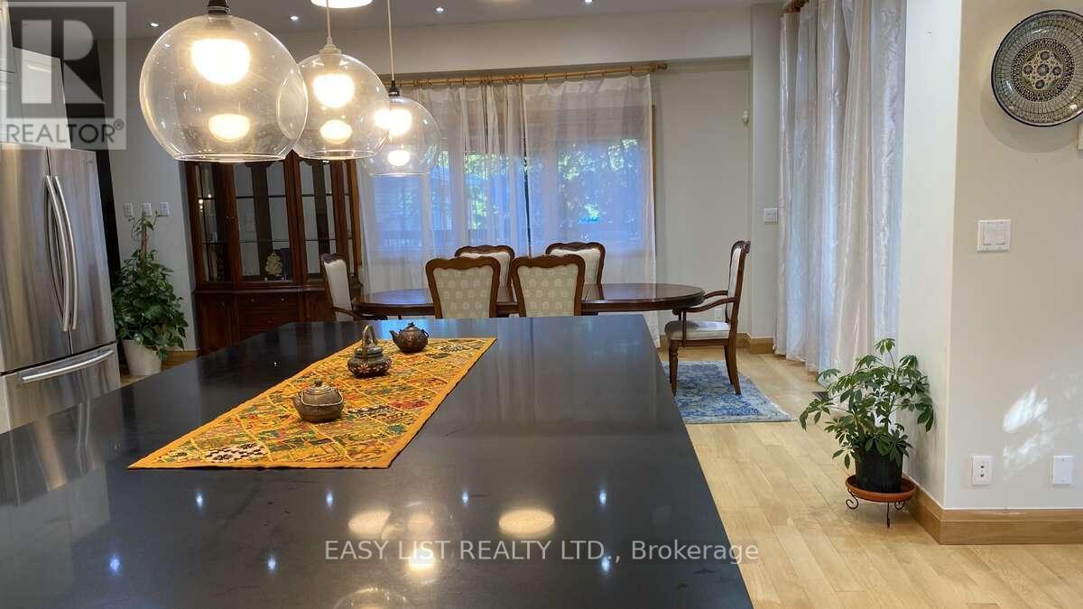 98 Burbank Drive, Toronto, ON - Indoor Photo Showing Dining Room