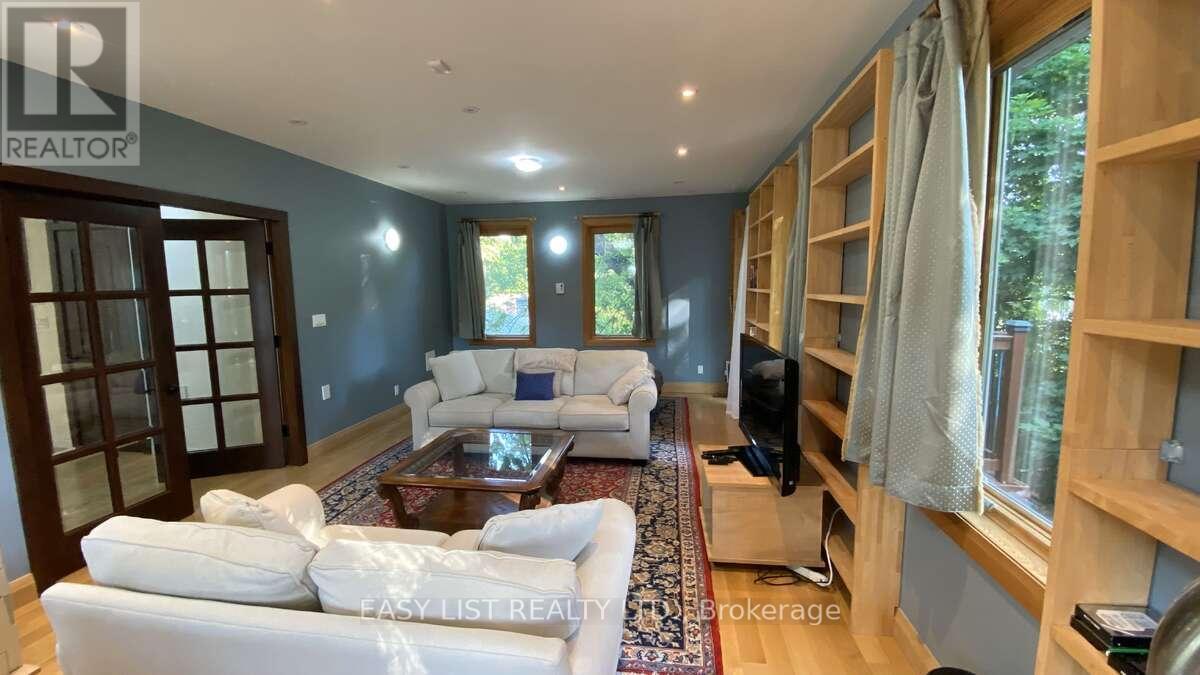 98 Burbank Drive, Toronto, ON - Indoor