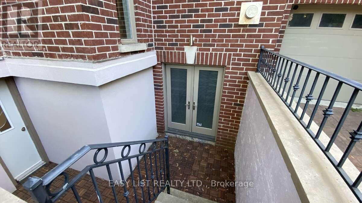 98 Burbank Drive, Toronto, ON - Photo Showing Other Room