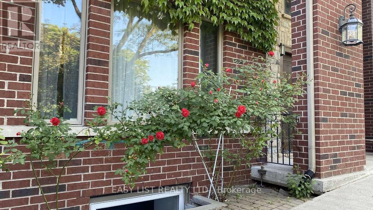 98 Burbank Drive, Toronto, ON - Outdoor With Facade