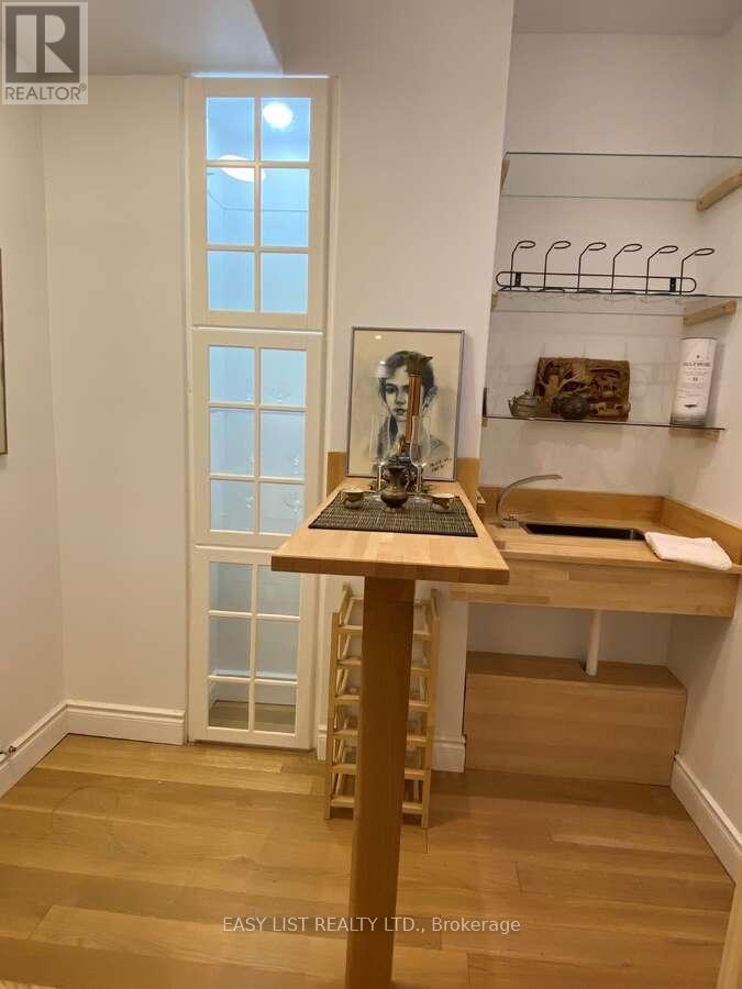 98 Burbank Drive, Toronto, ON - Indoor Photo Showing Other Room