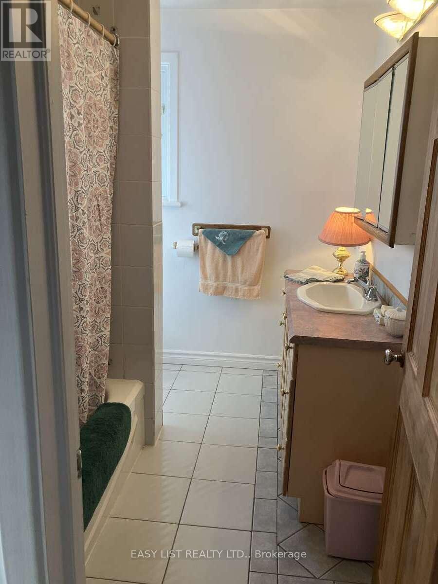 271 Mcarthur Avenue, Ottawa, ON