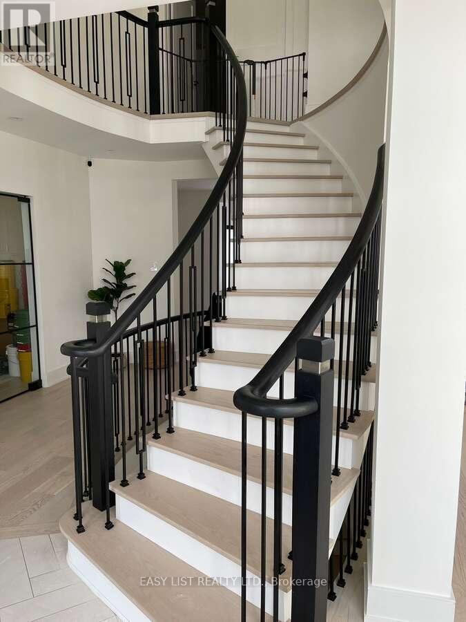 6 Devonridge Crescent, Toronto, ON - Indoor Photo Showing Other Room