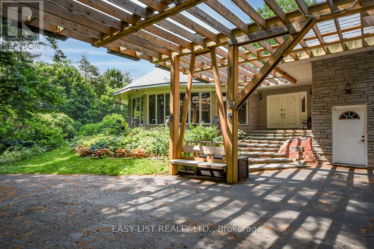 1826 Canaan Road, Ottawa, ON - Outdoor