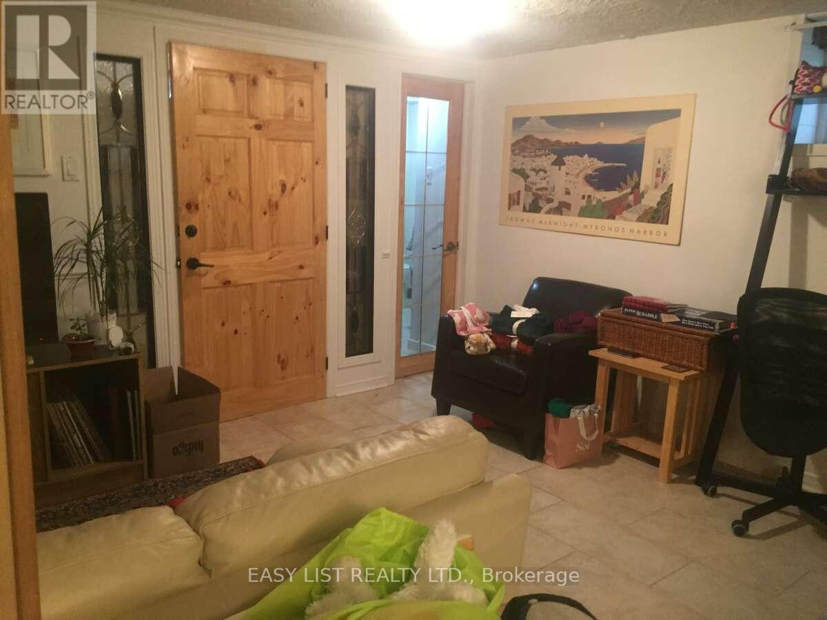 271 Mcarthur Avenue, Ottawa, ON - Indoor Photo Showing Other Room