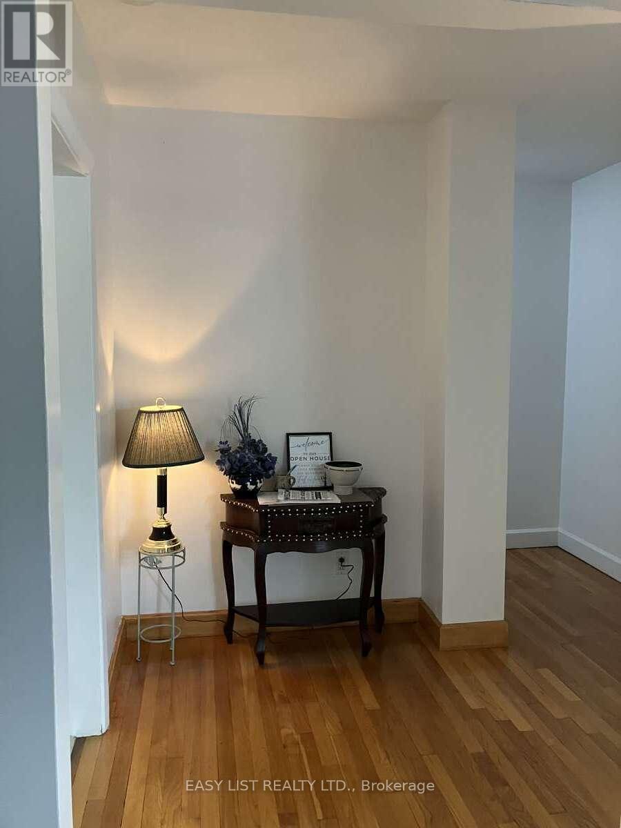 271 Mcarthur Avenue, Ottawa, ON - Indoor