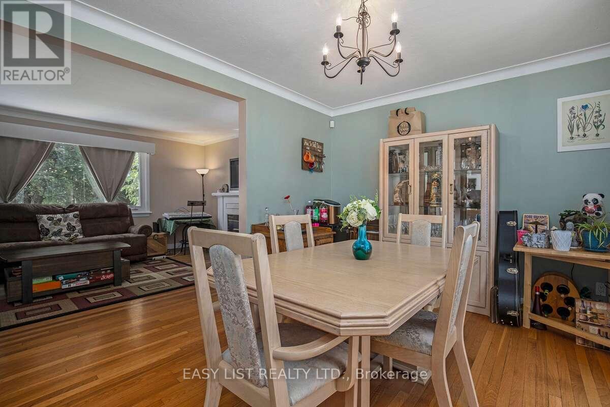 271 Mcarthur Avenue, Ottawa, ON - Indoor Photo Showing Dining Room