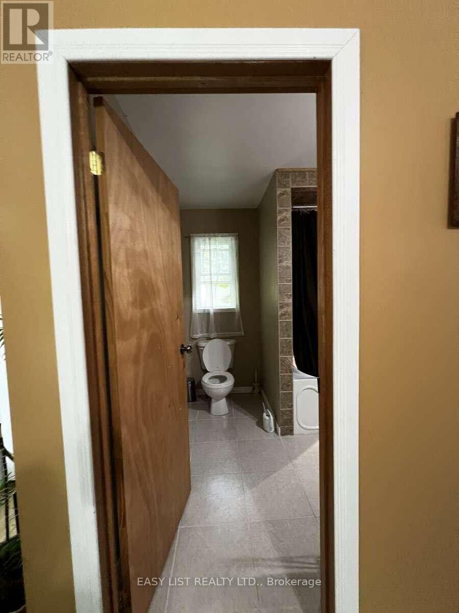 2135 Champlain Road, Tiny, ON - Indoor Photo Showing Other Room