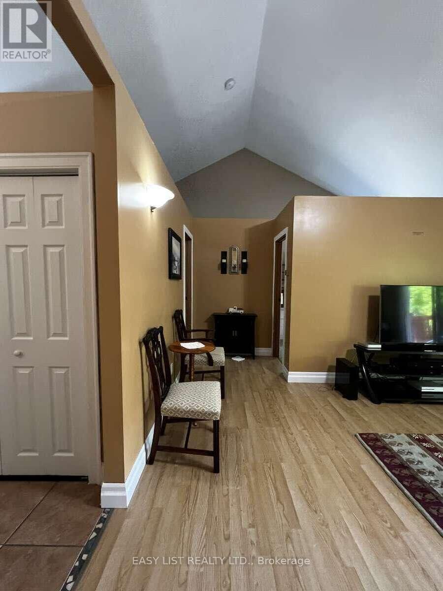 2135 Champlain Road, Tiny, ON - Indoor