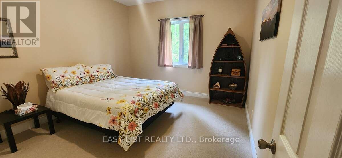 110 Monck Square, Laurentian Hills, ON - Indoor Photo Showing Bedroom