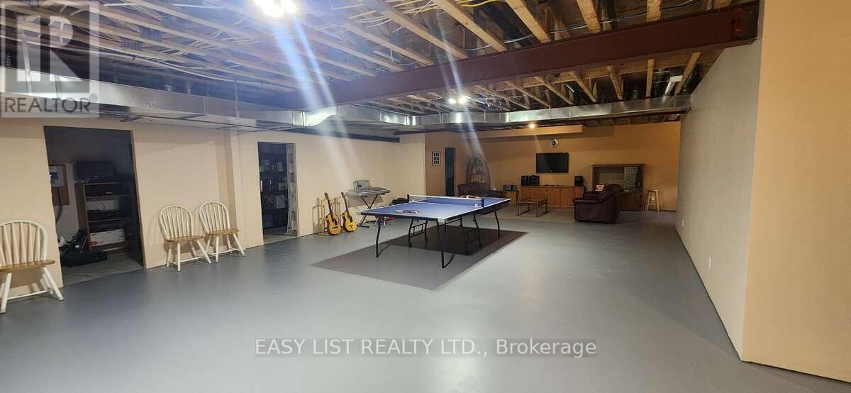 110 Monck Square, Laurentian Hills, ON - Indoor