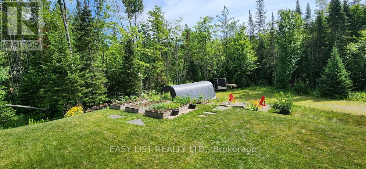 110 Monck Square, Laurentian Hills, ON - Outdoor