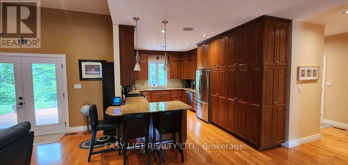 110 Monck Square, Laurentian Hills, ON - Indoor