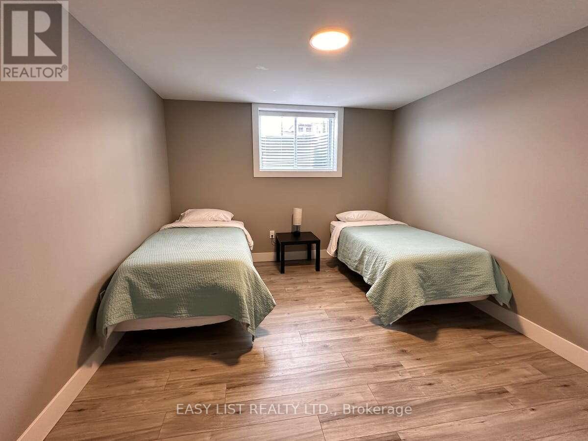 2 Creek Side Place, Lambton Shores, ON - Indoor Photo Showing Bedroom