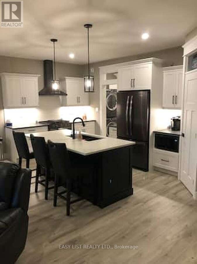 2 Creek Side Place, Lambton Shores, ON - Indoor Photo Showing Kitchen With Upgraded Kitchen